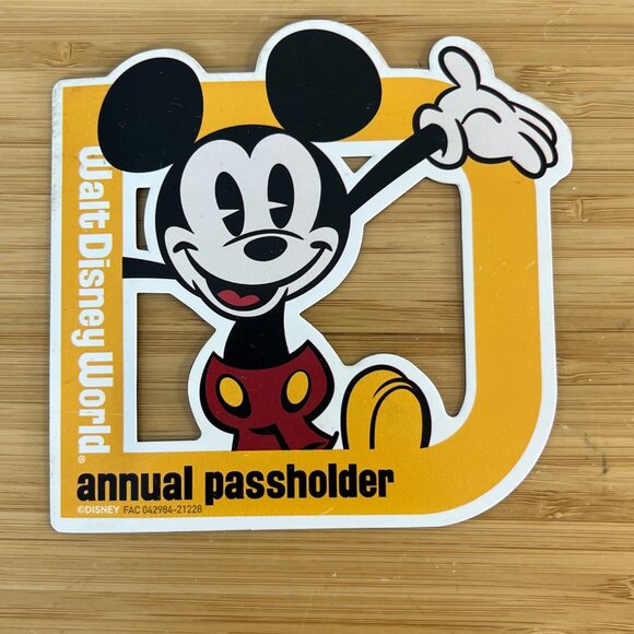 Walt Disney World Passholder Collectible Magnets Tinker Bell Chef Mickey,Minnie - Picture 8 of 8